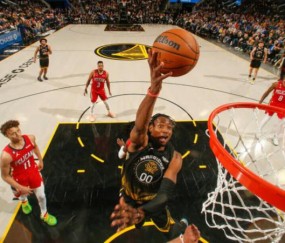 足球-得靠涉嫌性侵之人拯救？勇士四号位轮换危机浮现