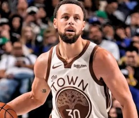 华体会app安装-库里首节比赛替补登场三分3投1中，得到3分2篮板1封盖